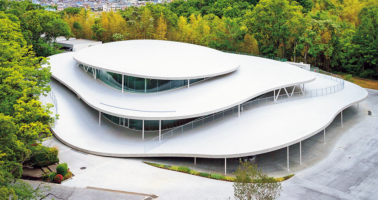 Metalocus A park-like building. Arts and Science faculty building of Osaka University of Arts by Kazuyo Sejima