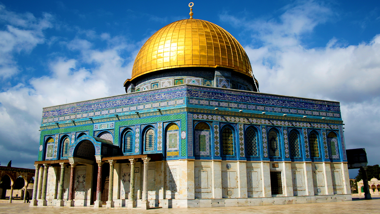 The Dome of the Rock takes its inspiration from both Persian and Byzantine design