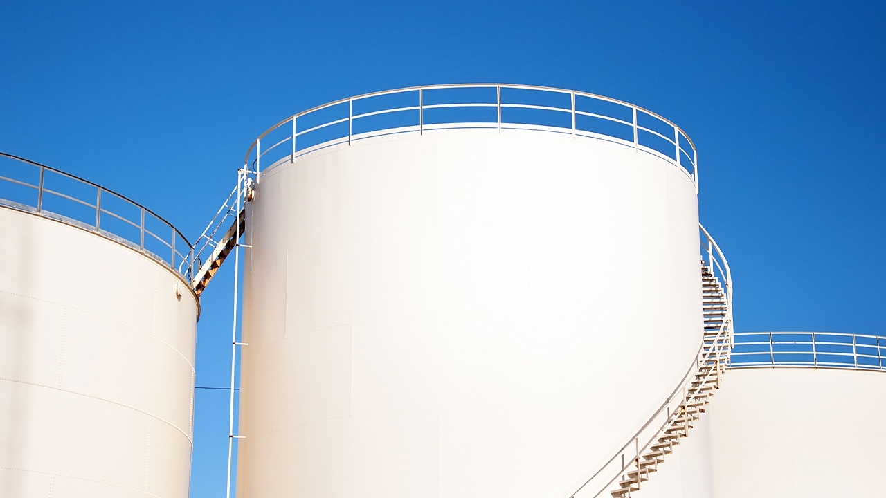 How Process Piping Training Prepares You to Design Storage Tanks