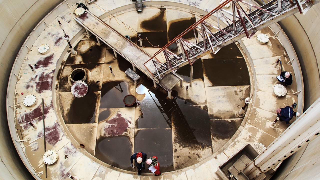 Floating roof tanks can be either internal or external